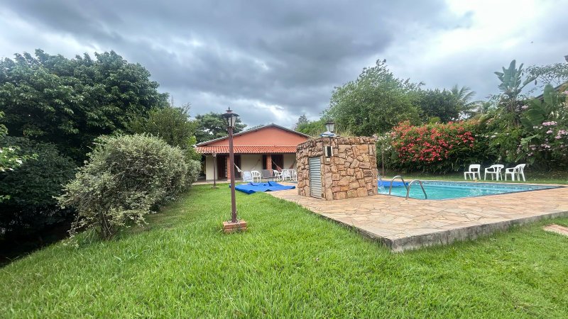 “OPORTUNIDADE”, VENDO, CHACARA COM CASA TODA MOBILIADA NO CONDOMÍNIO VITASSAY EM BOITUVA Alameda dos Hibiscos Boituva - 