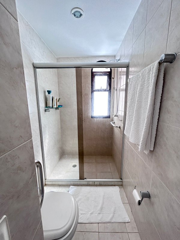APARTAMENTO 4 QUARTOS SUÍTE VARANDA LAVABO DEPENDÊNCIA 2 GARAGENS À VENDA NA GRAÇA Avenida Princesa Leopoldina Salvador - 