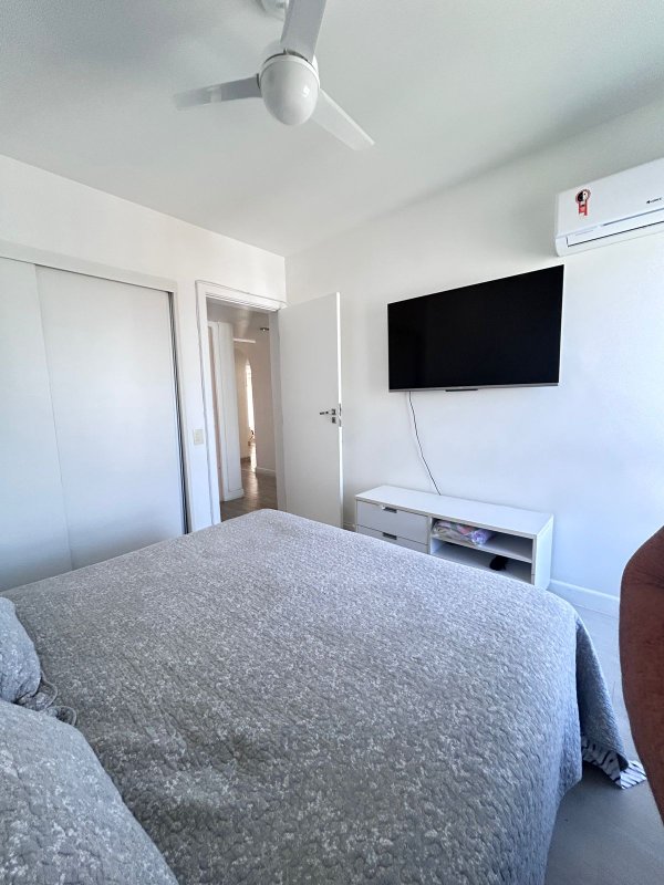 APARTAMENTO 4 QUARTOS SUÍTE VARANDA LAVABO DEPENDÊNCIA 2 GARAGENS À VENDA NA GRAÇA Avenida Princesa Leopoldina Salvador - 