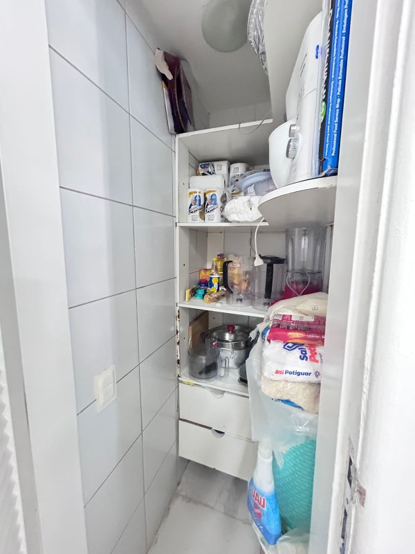 APARTAMENTO 4 QUARTOS SUÍTE VARANDA LAVABO DEPENDÊNCIA 2 GARAGENS À VENDA NA GRAÇA Avenida Princesa Leopoldina Salvador - 