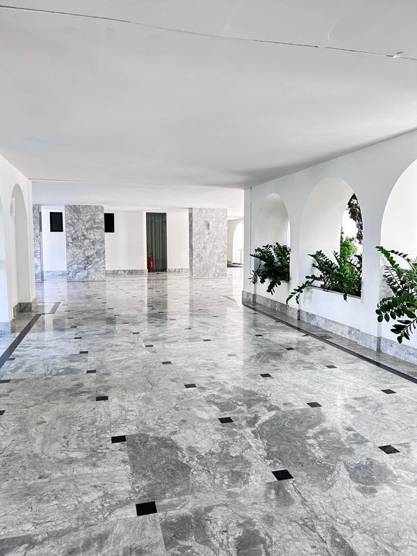 APARTAMENTO 4 QUARTOS SUÍTE VARANDA LAVABO DEPENDÊNCIA 2 GARAGENS À VENDA NA GRAÇA Avenida Princesa Leopoldina Salvador - 