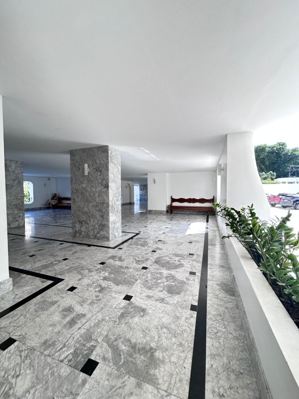 APARTAMENTO 4 QUARTOS SUÍTE VARANDA LAVABO DEPENDÊNCIA 2 GARAGENS À VENDA NA GRAÇA Avenida Princesa Leopoldina Salvador - 