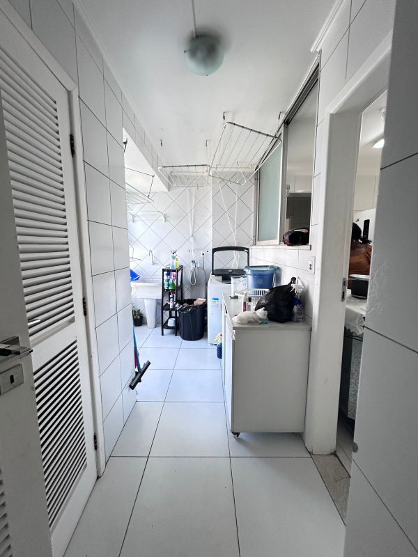 APARTAMENTO 4 QUARTOS SUÍTE VARANDA LAVABO DEPENDÊNCIA 2 GARAGENS À VENDA NA GRAÇA Avenida Princesa Leopoldina Salvador - 