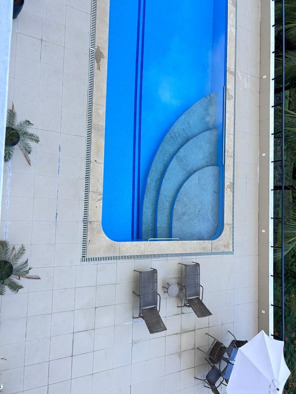 APARTAMENTO 4 QUARTOS SUÍTE VARANDA LAVABO DEPENDÊNCIA 2 GARAGENS À VENDA NA GRAÇA Avenida Princesa Leopoldina Salvador - 