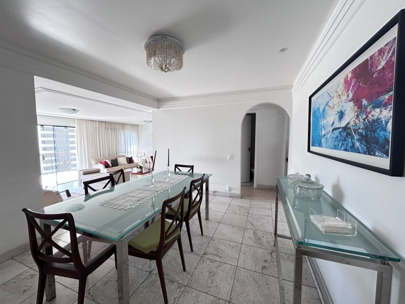 APARTAMENTO 4 QUARTOS SUÍTE VARANDA LAVABO DEPENDÊNCIA 2 GARAGENS À VENDA NA GRAÇA Avenida Princesa Leopoldina Salvador - 