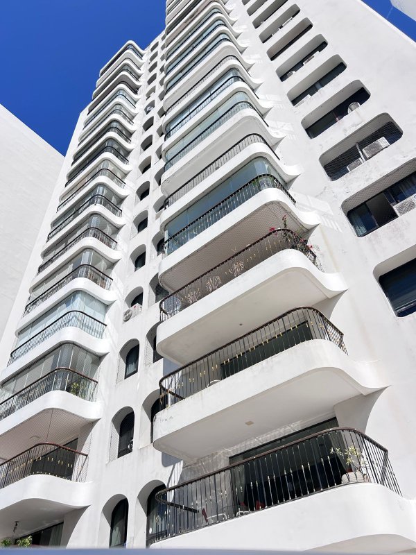 APARTAMENTO 4 QUARTOS SUÍTE VARANDA LAVABO DEPENDÊNCIA 2 GARAGENS À VENDA NA GRAÇA Avenida Princesa Leopoldina Salvador - 