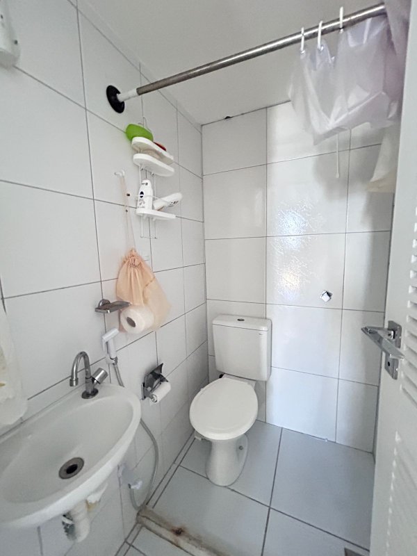 APARTAMENTO 4 QUARTOS SUÍTE VARANDA LAVABO DEPENDÊNCIA 2 GARAGENS À VENDA NA GRAÇA Avenida Princesa Leopoldina Salvador - 