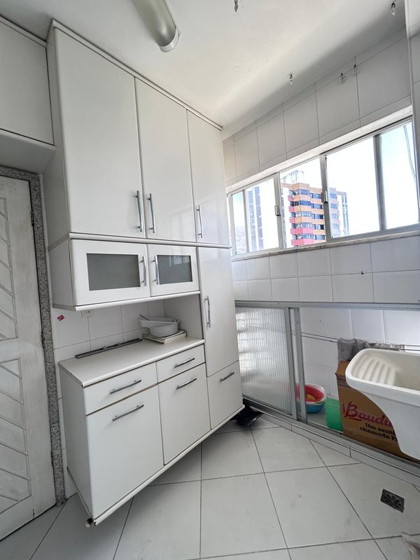 APARTAMENTO 4 QUARTOS SUÍTE DEPENDÊNCIA COMPLETA 2 GARAGENS À VENDA NA GRAÇA! Rua Desembargador Oscar Dantas Salvador - 