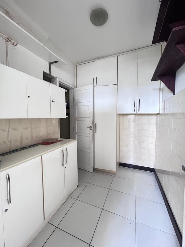 APARTAMENTO 4 QUARTOS SUÍTE DEPENDÊNCIA COMPLETA 2 GARAGENS À VENDA NA GRAÇA! Rua Desembargador Oscar Dantas Salvador - 