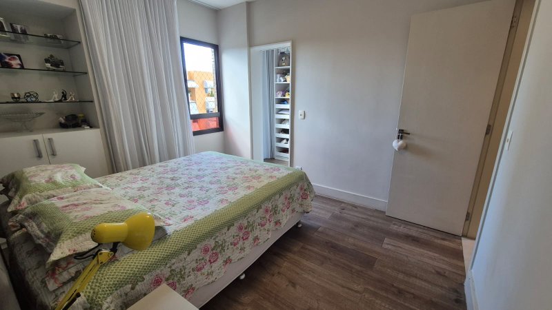 APARTAMENTO NASCENTE 2 QUARTOS SUÍTE VARANDA DEPENDÊNCIA 2 GARAGENS À VENDA NA FEDERAÇÃO! Rua Professor Aristides Novis Salvador - 