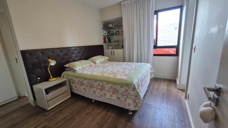 APARTAMENTO NASCENTE 2 QUARTOS SUÍTE VARANDA DEPENDÊNCIA 2 GARAGENS À VENDA NA FEDERAÇÃO! Rua Professor Aristides Novis Salvador - 