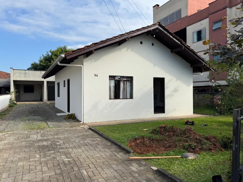 Casa semi mobiliada  Timbó - 
