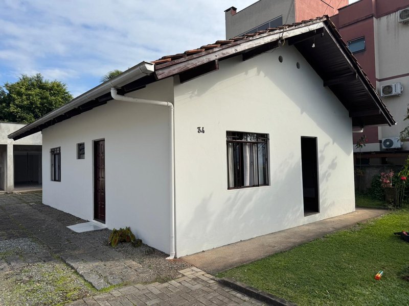 Casa semi mobiliada  Timbó - 