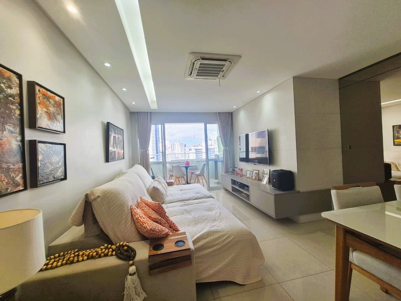 APARTAMENTO 3 QUARTOS SUÍTE DEP VARANDA PISCINA ACADEMIA QUADRA À VENDA NO CIDADE JARDIM Rua Leonor Calmon Salvador - 