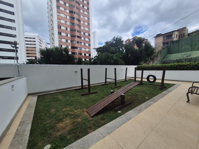 APARTAMENTO 3 QUARTOS SUÍTE DEP VARANDA PISCINA ACADEMIA QUADRA À VENDA NO CIDADE JARDIM Rua Leonor Calmon Salvador - 