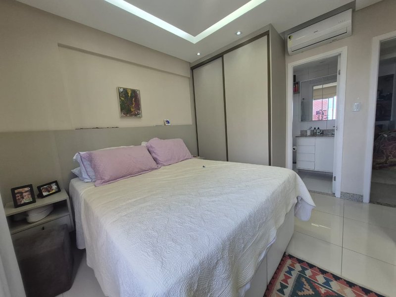 APARTAMENTO 3 QUARTOS SUÍTE DEP VARANDA PISCINA ACADEMIA QUADRA À VENDA NO CIDADE JARDIM Rua Leonor Calmon Salvador - 