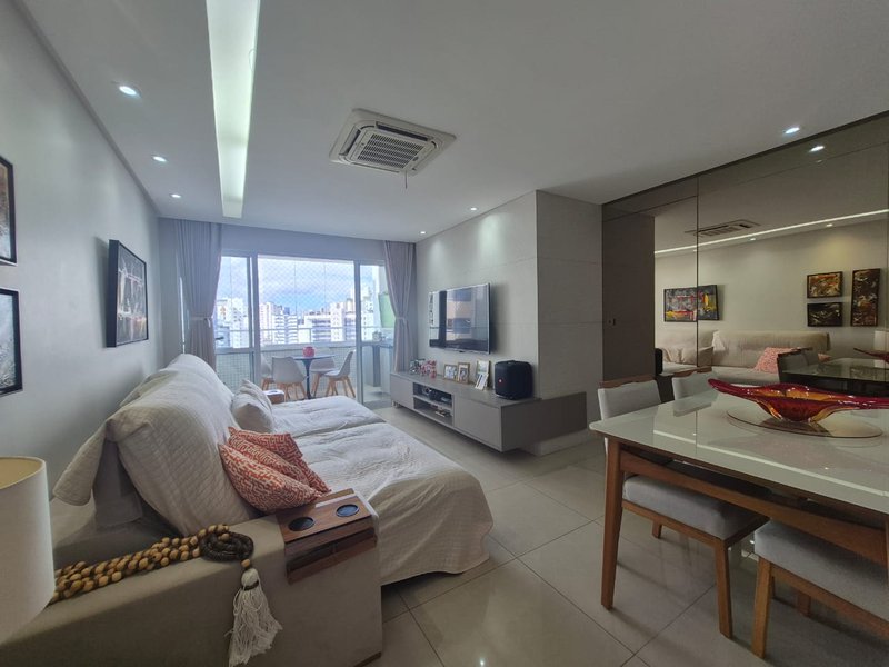 APARTAMENTO 3 QUARTOS SUÍTE DEP VARANDA PISCINA ACADEMIA QUADRA À VENDA NO CIDADE JARDIM Rua Leonor Calmon Salvador - 