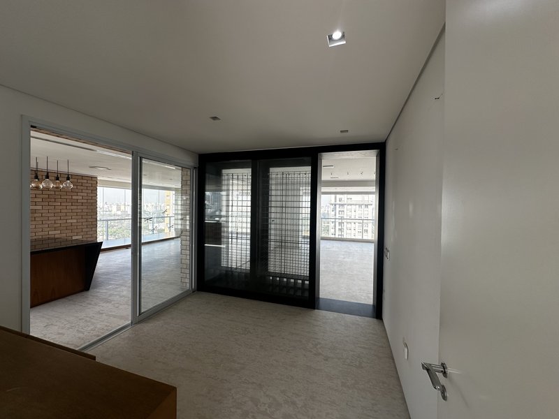 Apartamento para venda com 4 dormitórios, 5 vagas próximo ao Parque Ibirapuera  São Paulo - 