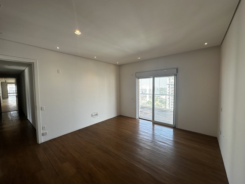 Apartamento para venda com 4 dormitórios, 5 vagas próximo ao Parque Ibirapuera  São Paulo - 