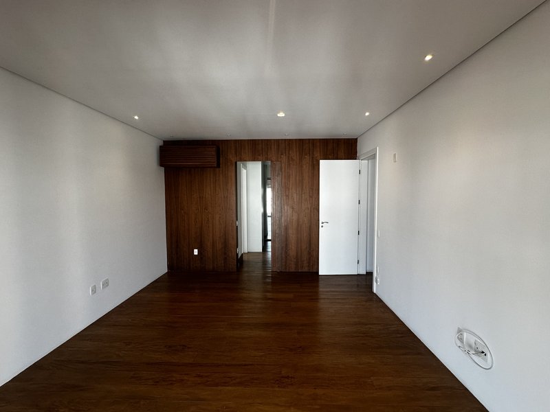Apartamento para venda com 4 dormitórios, 5 vagas próximo ao Parque Ibirapuera  São Paulo - 