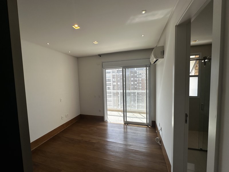 Apartamento para venda com 4 dormitórios, 5 vagas próximo ao Parque Ibirapuera  São Paulo - 