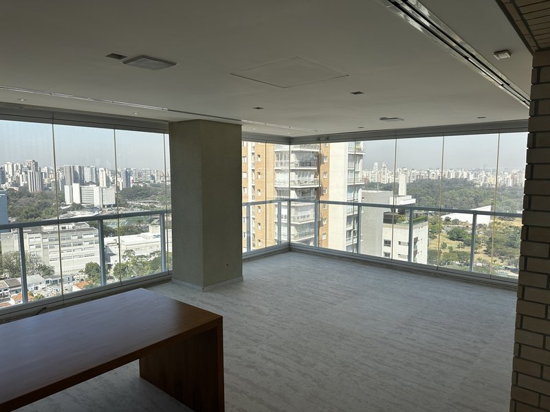 Apartamento para venda com 4 dormitórios, 5 vagas próximo ao Parque Ibirapuera  São Paulo - 