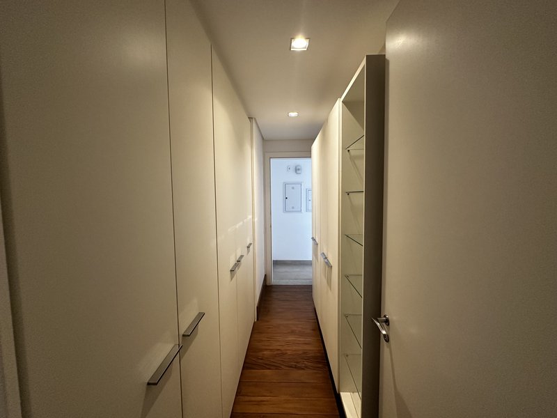 Apartamento para venda com 4 dormitórios, 5 vagas próximo ao Parque Ibirapuera  São Paulo - 