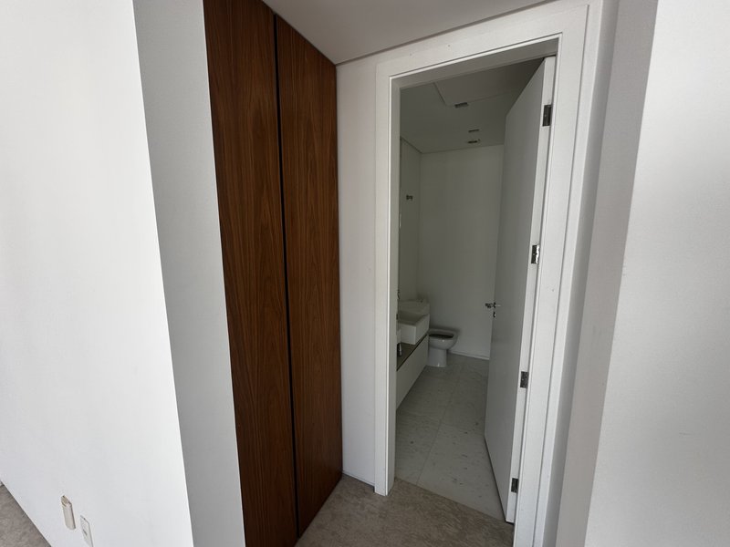 Apartamento para venda com 4 dormitórios, 5 vagas próximo ao Parque Ibirapuera  São Paulo - 