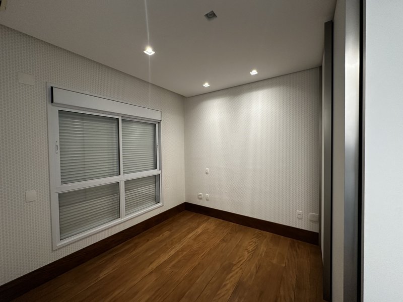Apartamento para venda com 4 dormitórios, 5 vagas próximo ao Parque Ibirapuera  São Paulo - 