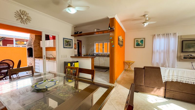 Casa em condomínio na Praia de Juquehy - LOCAÇÃO ANUAL  São Sebastião - 