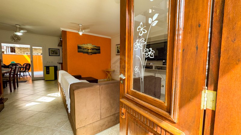 Casa em condomínio na Praia de Juquehy - LOCAÇÃO ANUAL  São Sebastião - 
