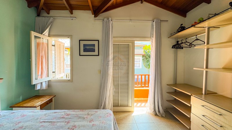 Casa em condomínio na Praia de Juquehy - LOCAÇÃO ANUAL  São Sebastião - 