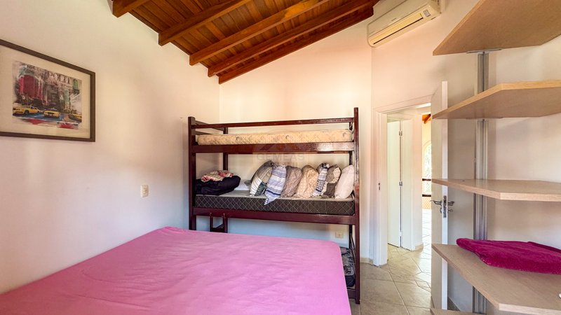 Casa em condomínio na Praia de Juquehy - LOCAÇÃO ANUAL  São Sebastião - 
