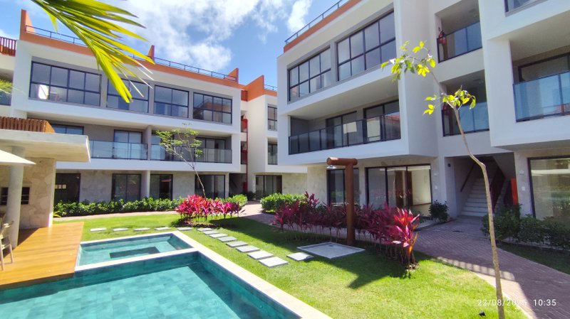 Apartamento de Cobertura /2 suites/Praia de Guarajuba condominio Águas Camaçari - 