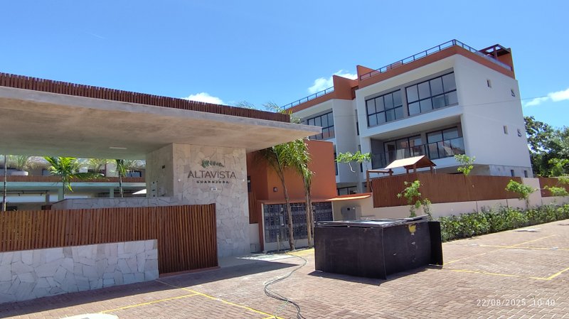 Apartamento de Cobertura /2 suites/Praia de Guarajuba condominio Águas Camaçari - 