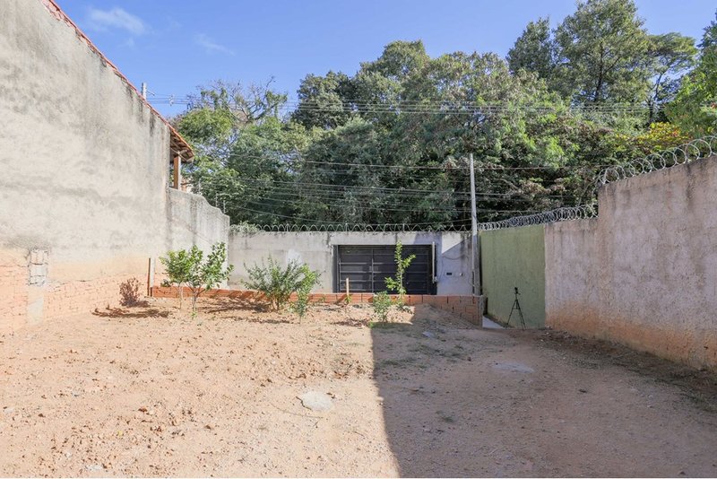 Casa à venda, 73m - R$  510.000 - Jardim Emília, 2 Dorms. e amplo terreno – Sorocaba/SP Rua José Borghesi Sorocaba - 