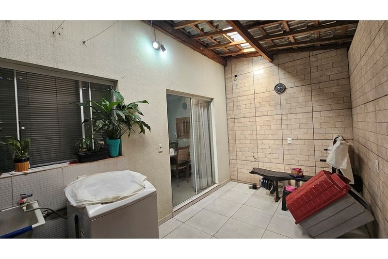 Casa à venda, 132m - 2 Dorm. - R$ 320.000 - Residencial Moradas do Éden - Sorocaba - SP Rua Benedito de Almeida Lima Sorocaba - 