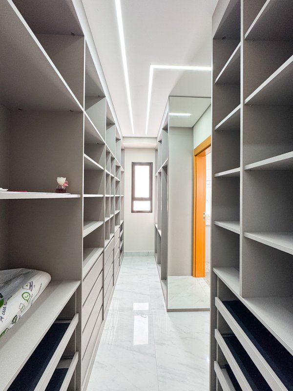 Apartamento de alto padrão em região nobre de Arujá, com 3 suites , 4 vagas Estrada Limoeiro Arujá - 