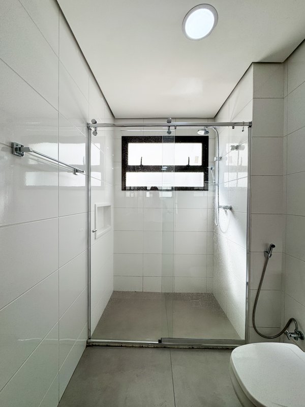 Apartamento de alto padrão em região nobre de Arujá, com 3 suites , 4 vagas Estrada Limoeiro Arujá - 