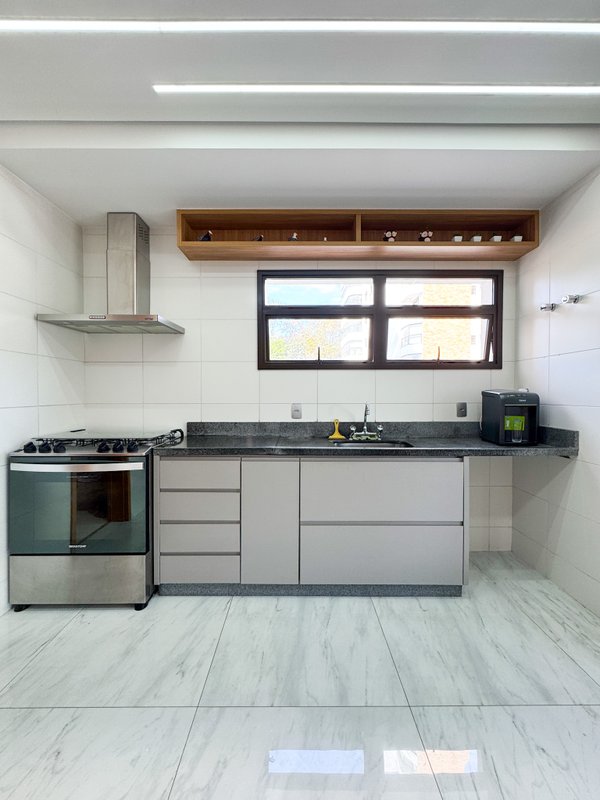 Apartamento de alto padrão em região nobre de Arujá, com 3 suites , 4 vagas Estrada Limoeiro Arujá - 