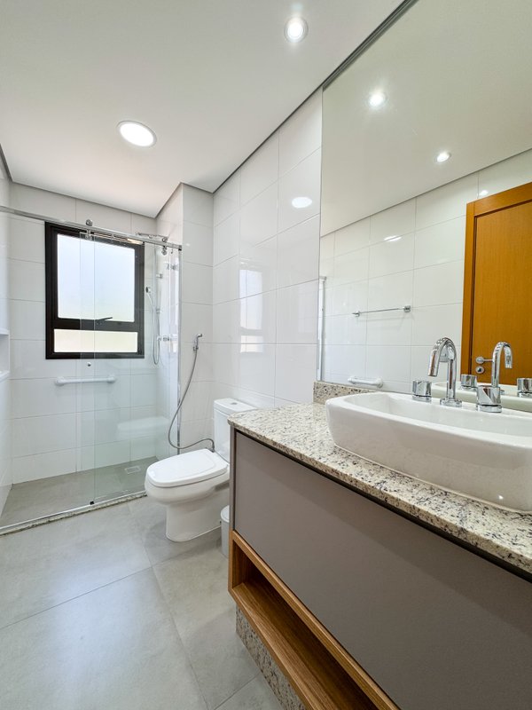 Apartamento de alto padrão em região nobre de Arujá, com 3 suites , 4 vagas Estrada Limoeiro Arujá - 