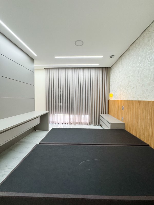 Apartamento de alto padrão em região nobre de Arujá, com 3 suites , 4 vagas Estrada Limoeiro Arujá - 
