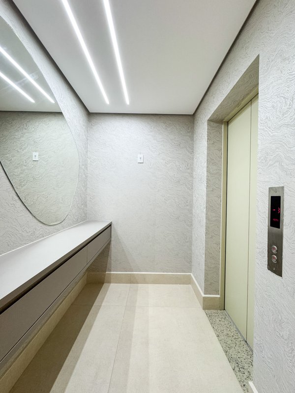 Apartamento de alto padrão em região nobre de Arujá, com 3 suites , 4 vagas Estrada Limoeiro Arujá - 