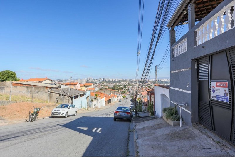 Casa À venda, 200m, 3 Dorms. - R$ 330.000 - Vila Garcia - Votorantim SP Rua Carmelina Garcia Votorantim - 