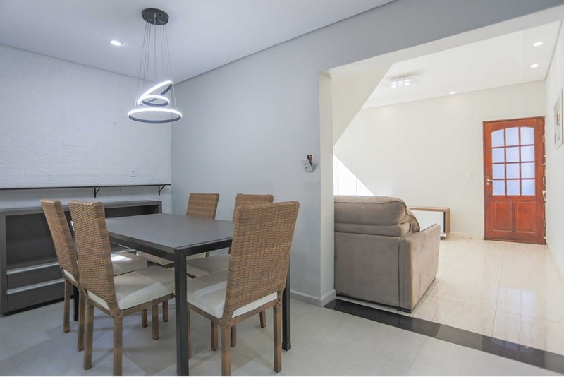 Casa À venda, 200m, 3 Dorms. - R$ 330.000 - Vila Garcia - Votorantim SP Rua Carmelina Garcia Votorantim - 