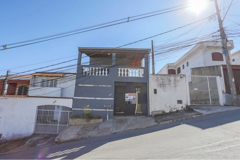Casa À venda, 200m, 3 Dorms. - R$ 330.000 - Vila Garcia - Votorantim SP Rua Carmelina Garcia Votorantim - 