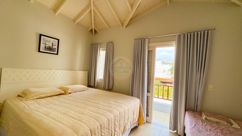 Casa em Condomínio na Praia de Juquehy - LOCAÇÃO ANUAL  São Sebastião - 