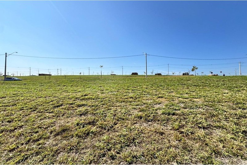 Terreno à Venda, 300m - R$ 369.000 - Condomínio Terras Alpha - Votorantim - SP Rua Júlio Cassola Votorantim - 