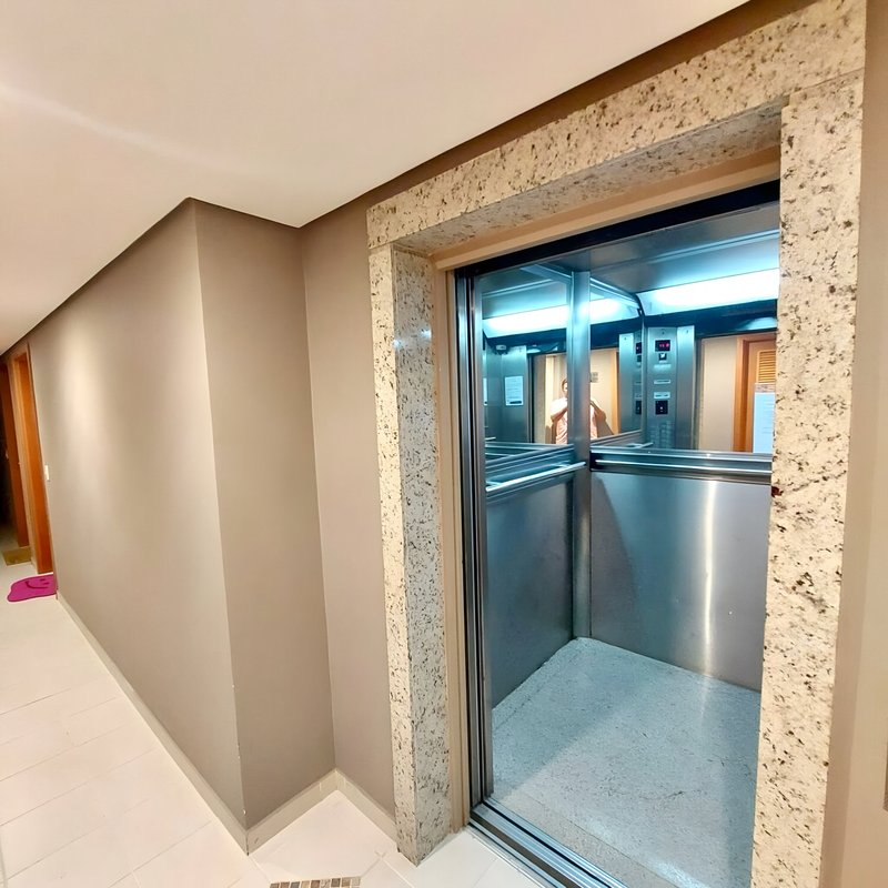 R$ 470.000 - SPOT - ÓTIMO APARTAMENTO - MOBILIADO - 49M2 - 1 DORM - VISTA - INFRA - 1 VAGA Rua General Lima e Silva Porto Alegre - 