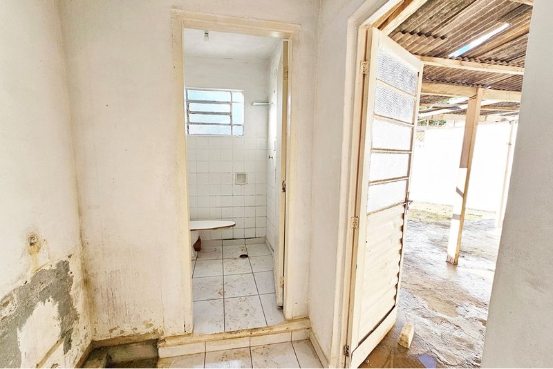 Casa à venda, 70m - terreno com 300m - R$ 295.000 - Bairro Vila Trujillo - Sorocaba - SP Rua Camilo José Cury Sorocaba - 